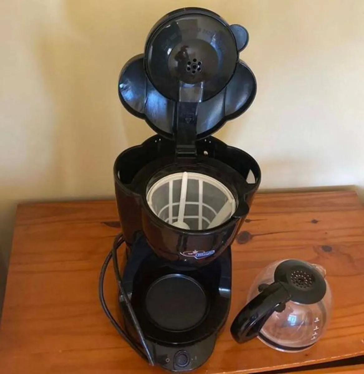 DeLonghi Coffee Machine | Excellent Condition - Image 4