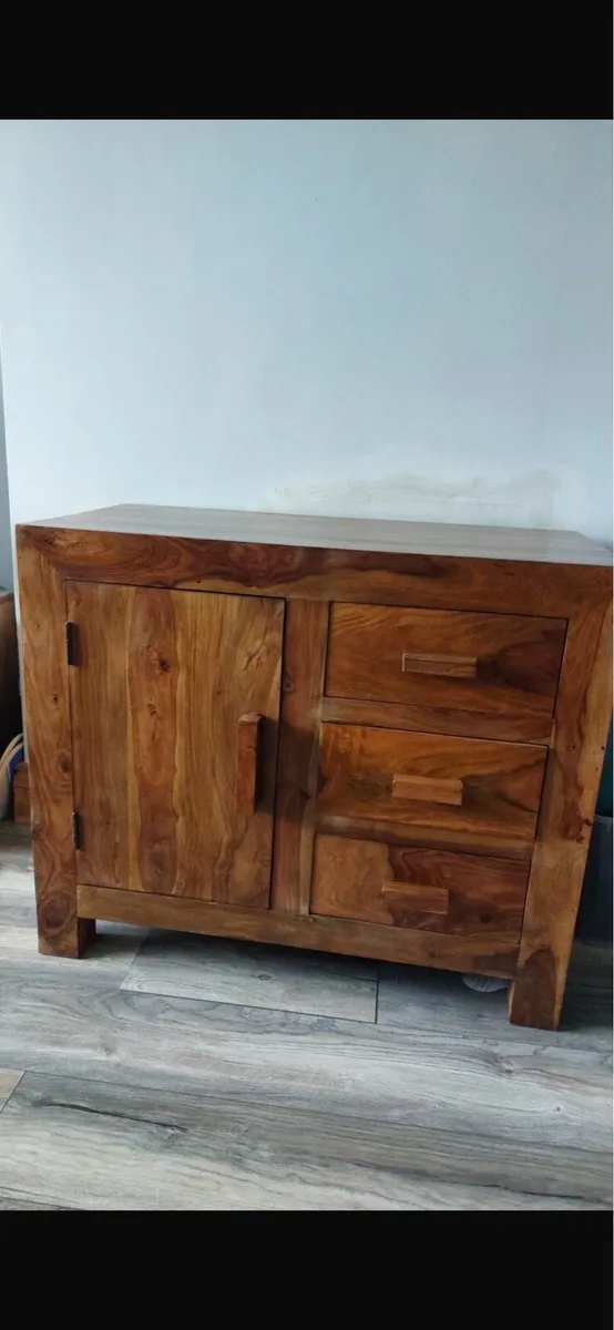Solid sideboard - Image 1