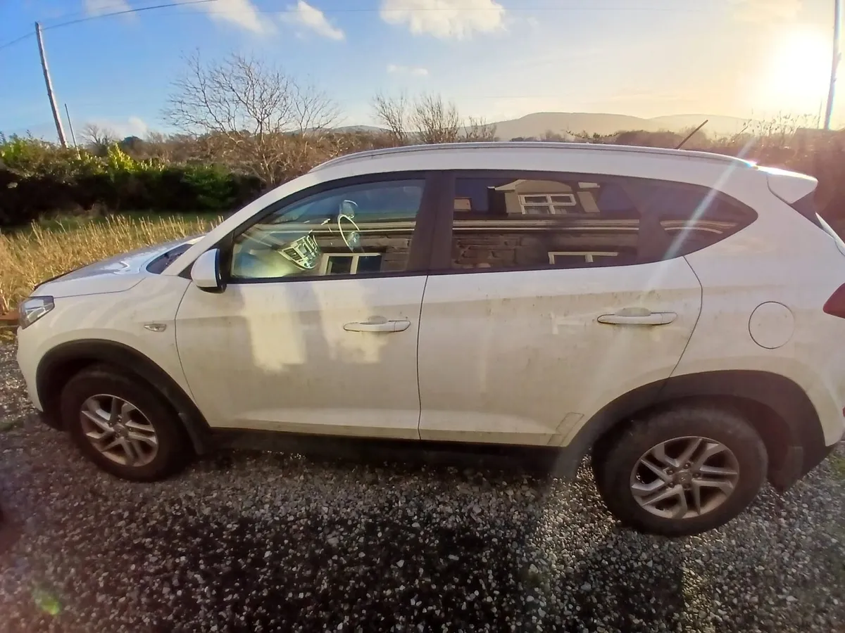 Hyundai Tucson Commercial 2018 - Image 4