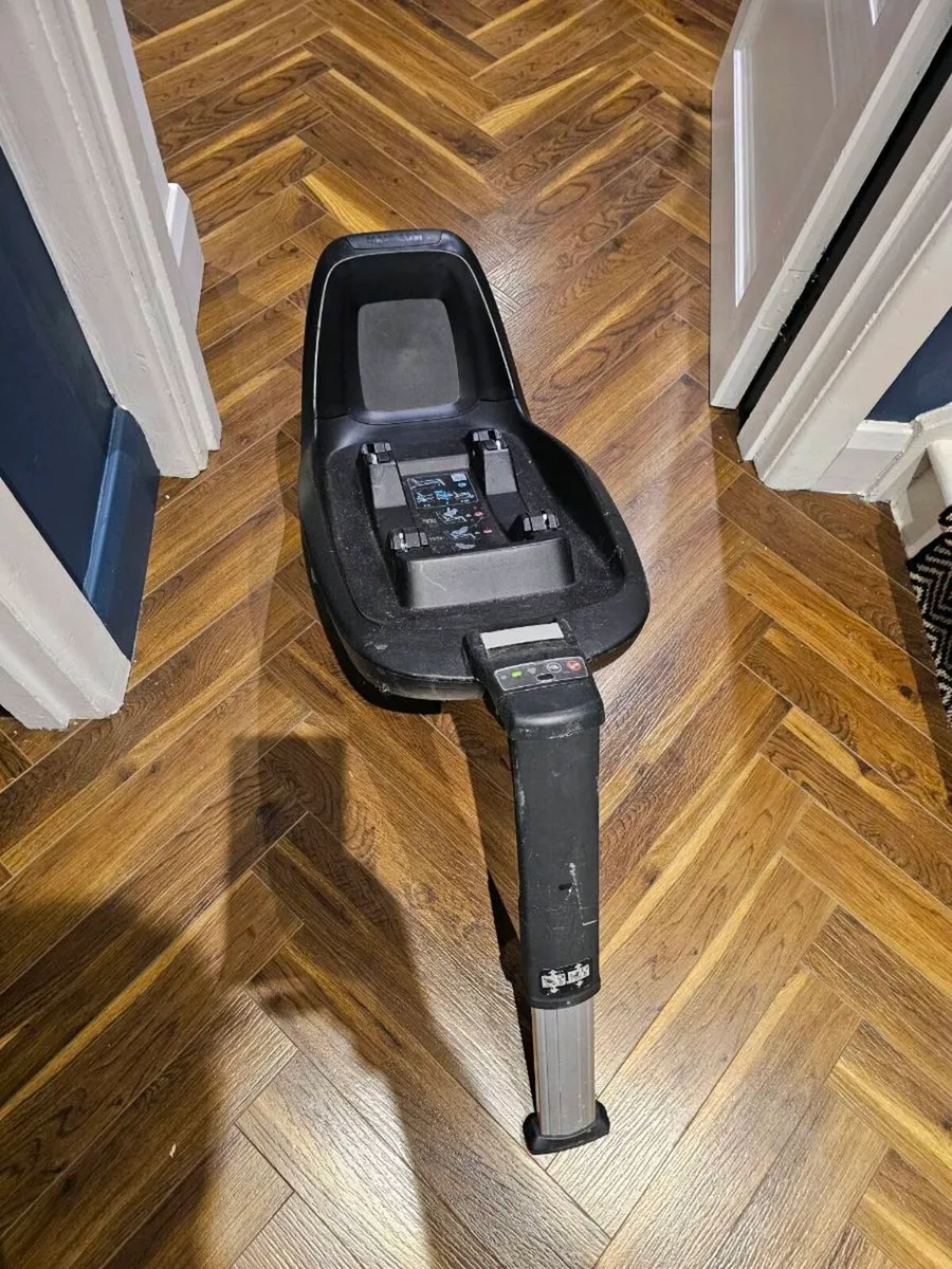 Maxi cosy 2 way Fix Base - Image 1