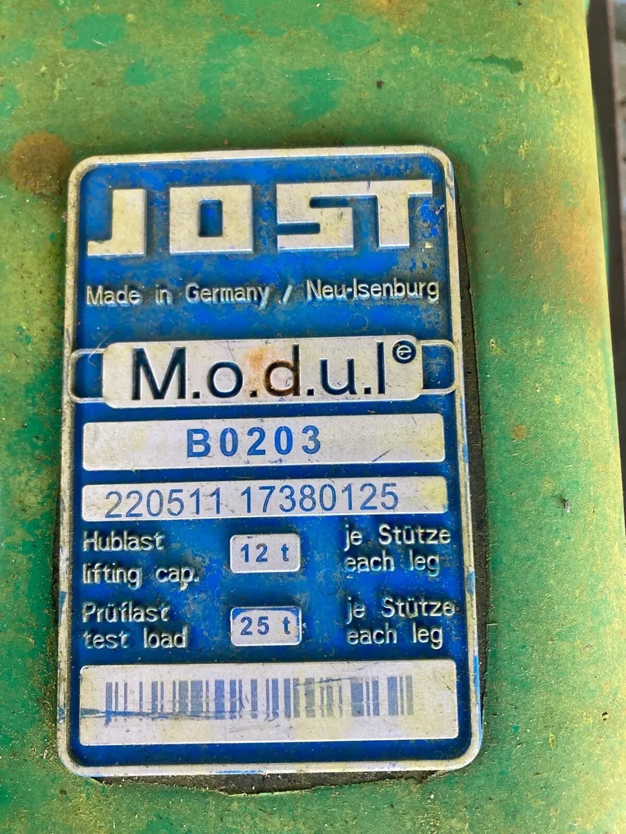 Trailer jacking leg - Image 3