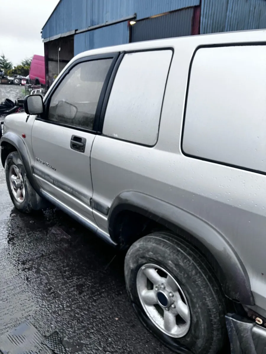 Izusu trooper - Image 2