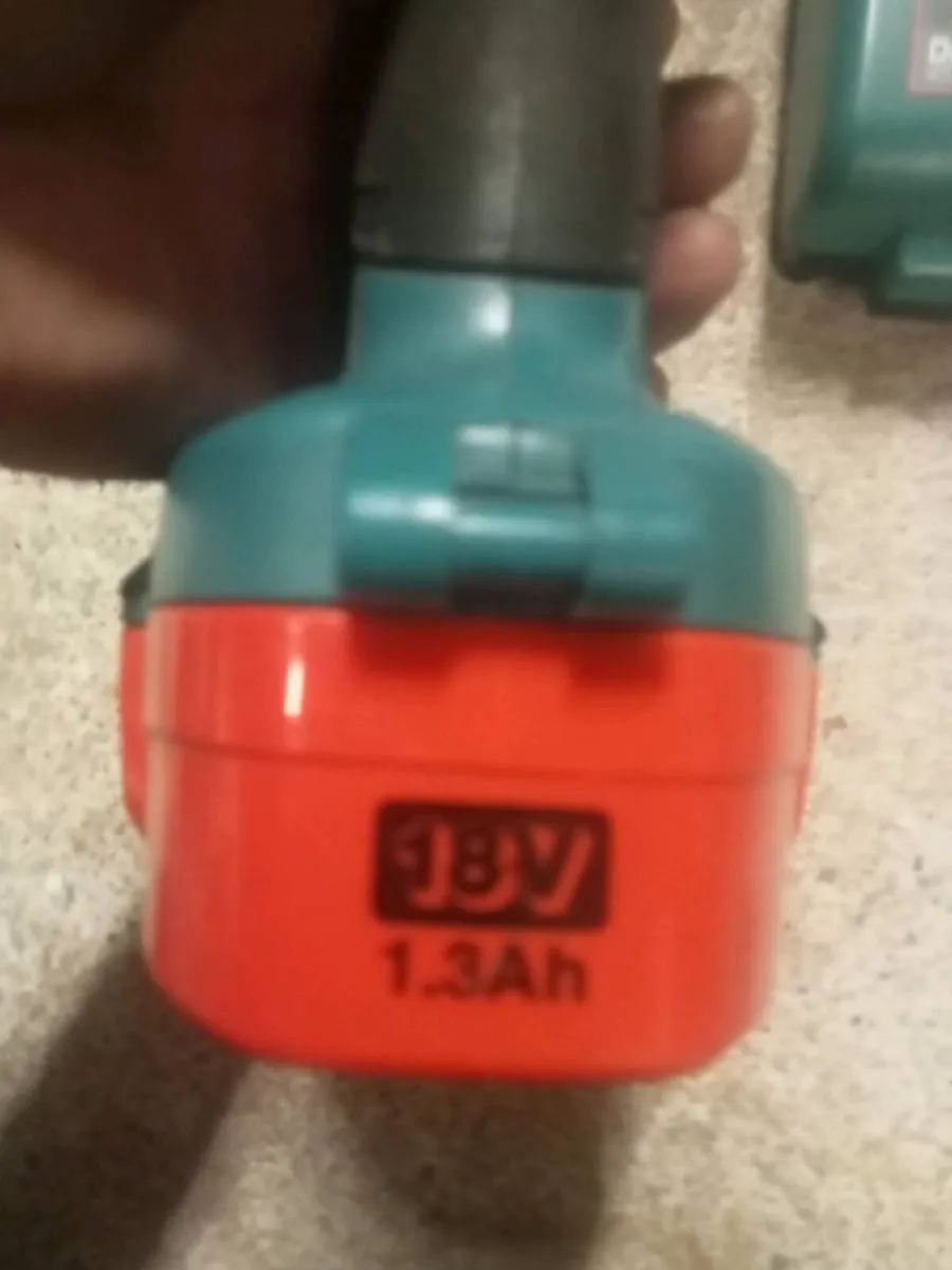 Two mikitta battery operated screw guns - Image 3