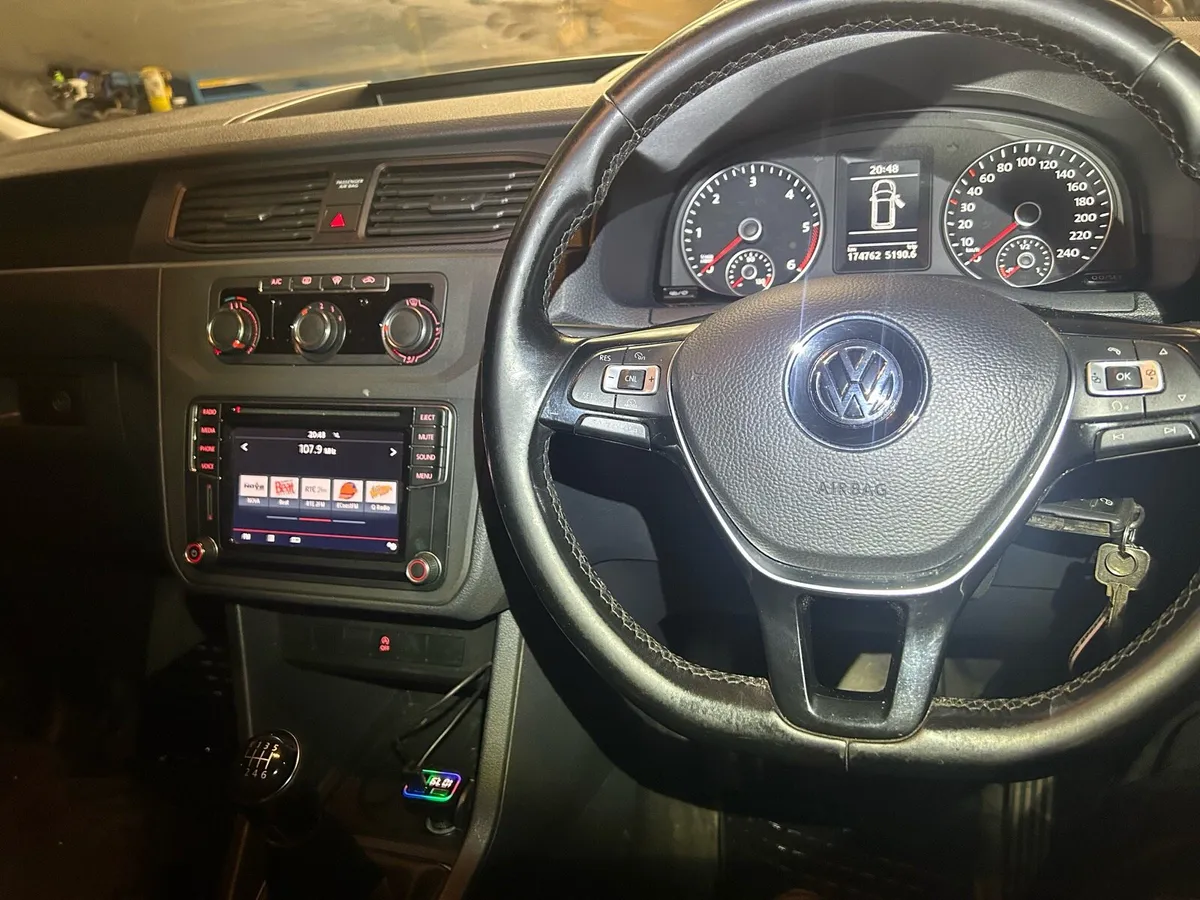 VW caddy high line 150 brake - Image 4