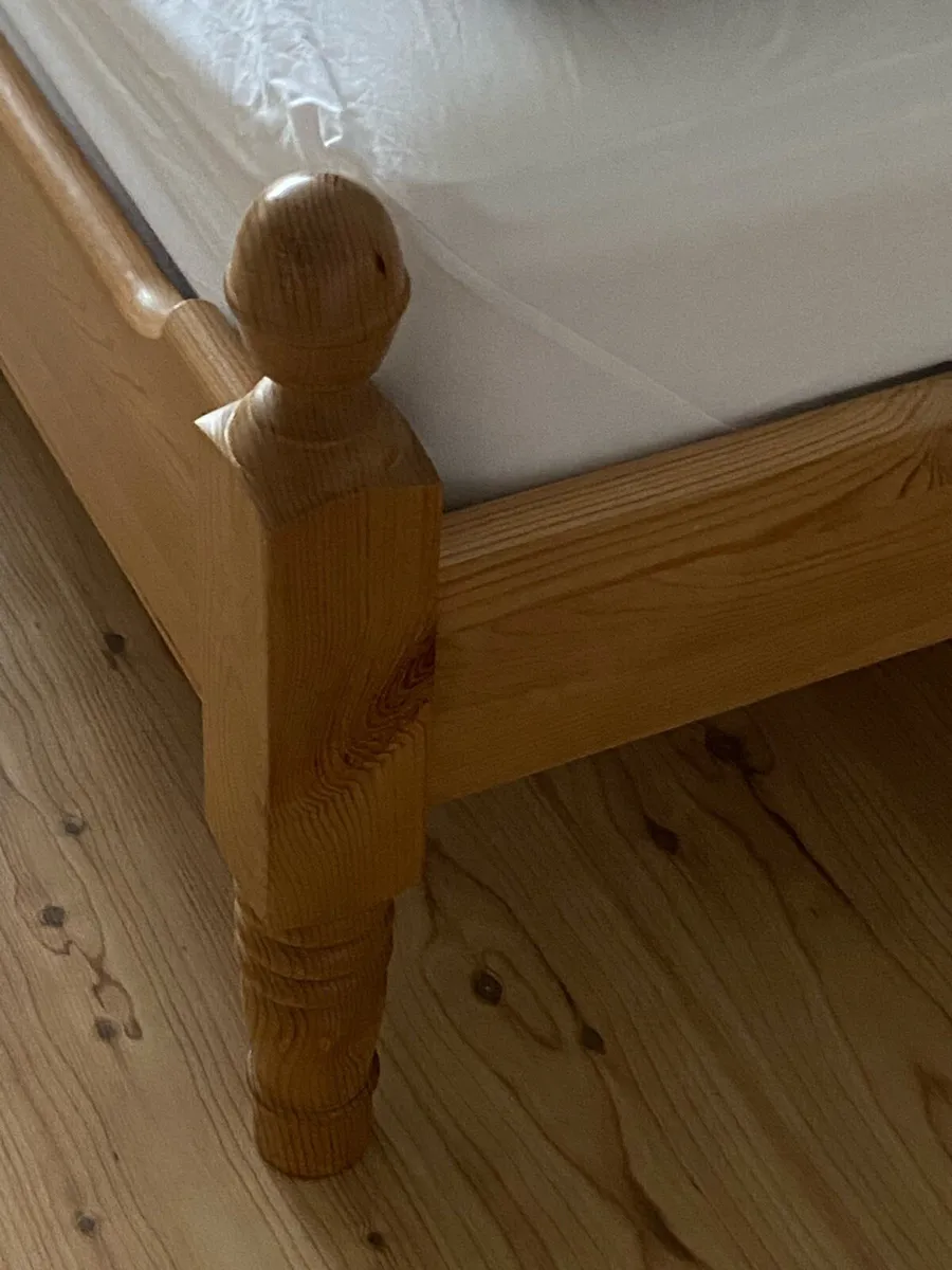 Double Bed - Image 3