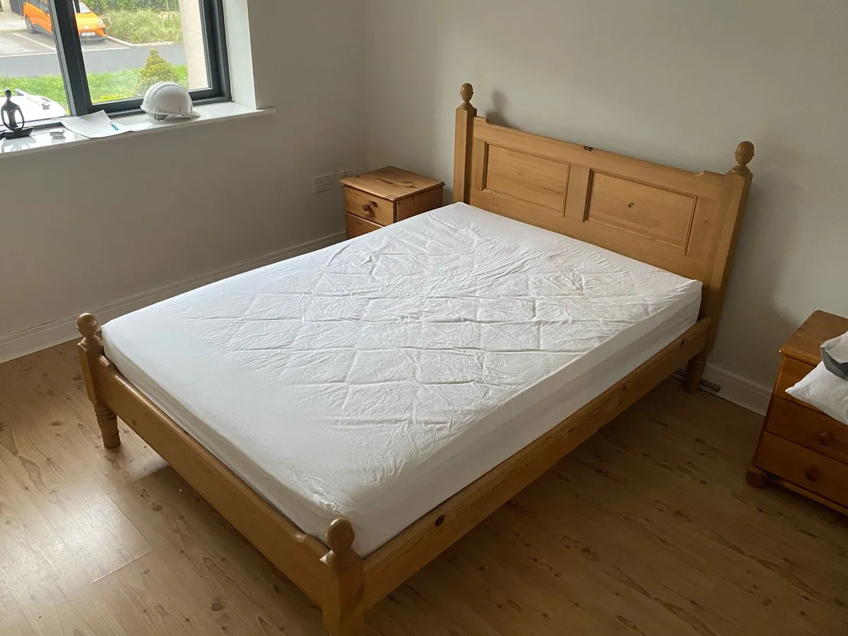 Double Bed - Image 4