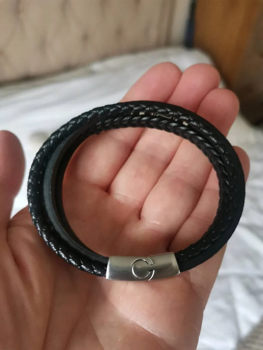 Men's Stylish Silver and Black Bracelet - Image 4