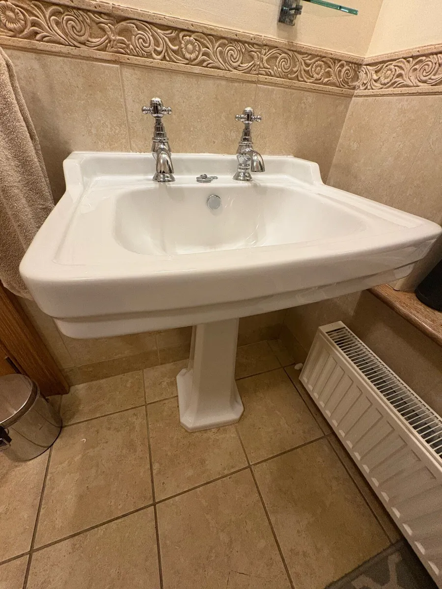 Cast iron bath - Image 2