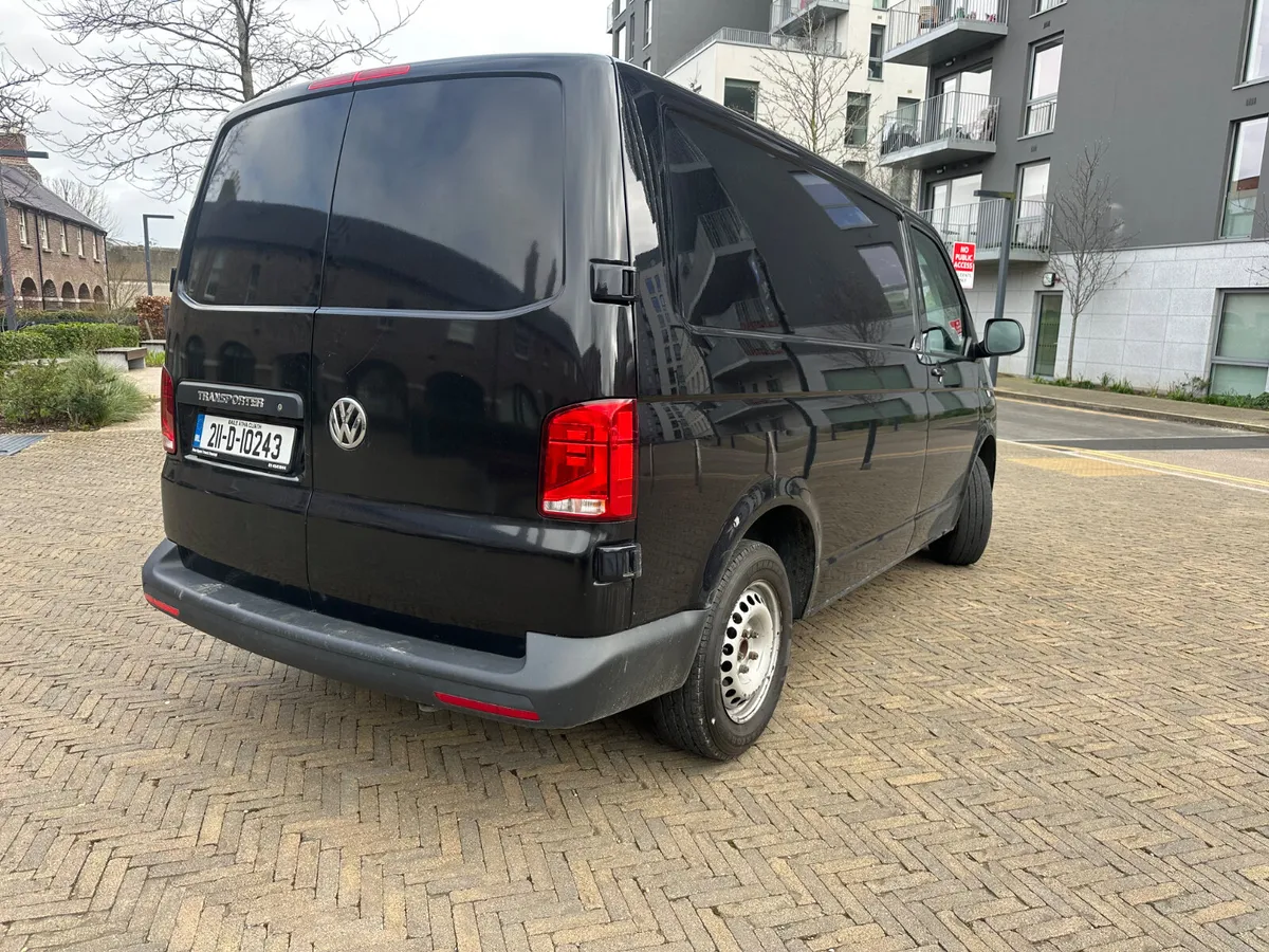 Volkswagen Transporter 2021 - Image 3