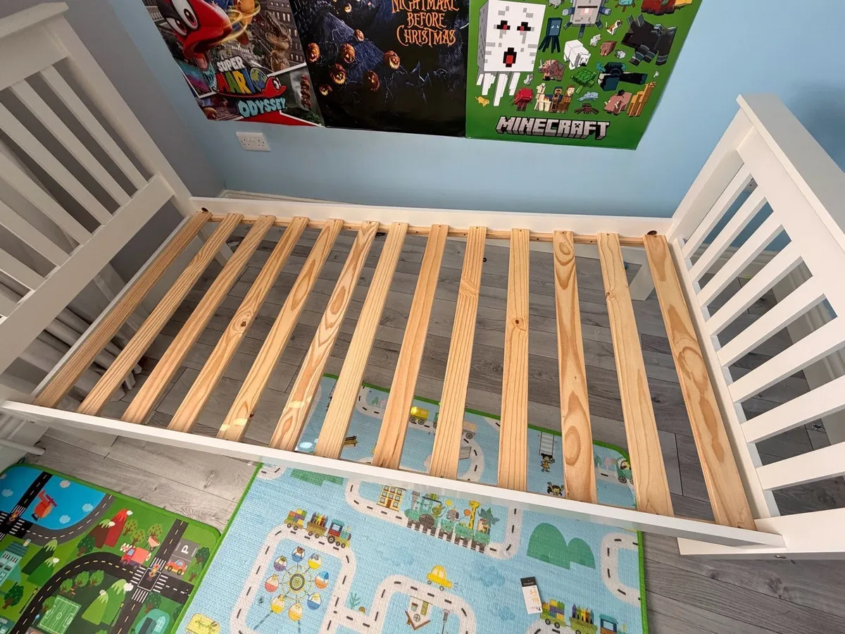 Single bed frame - Image 1