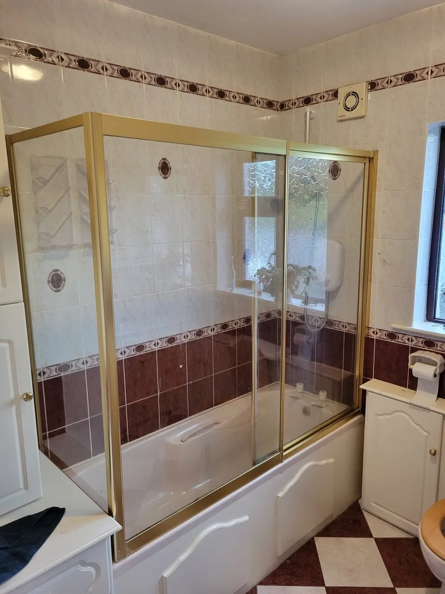 Shower enclosure - Image 1