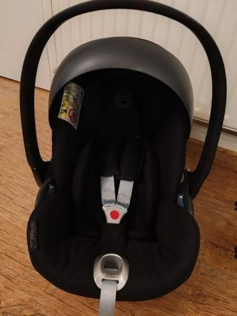 Cybex Cloud T i-Size Car Seat & Base Bundle - Image 1