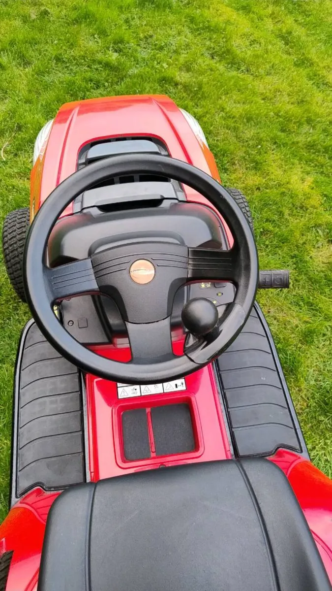 Castlegarden Ride on lawnmower - Image 3