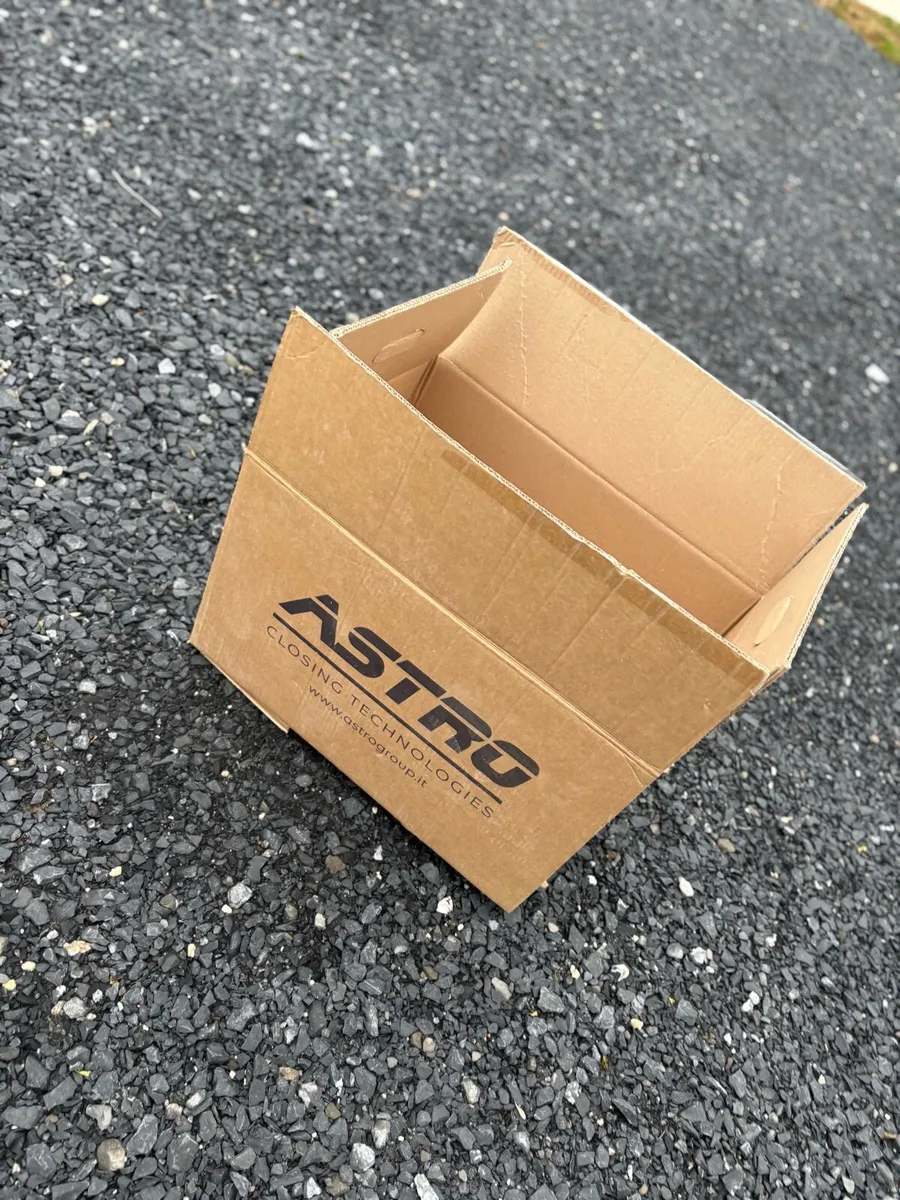 Moving boxes - Image 1