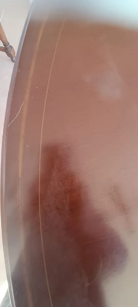 Round Table - Image 2