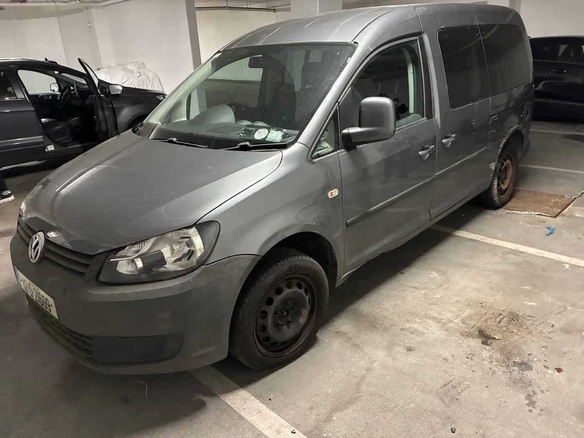 Volkswagen Caddy 2012 automatic - Image 1