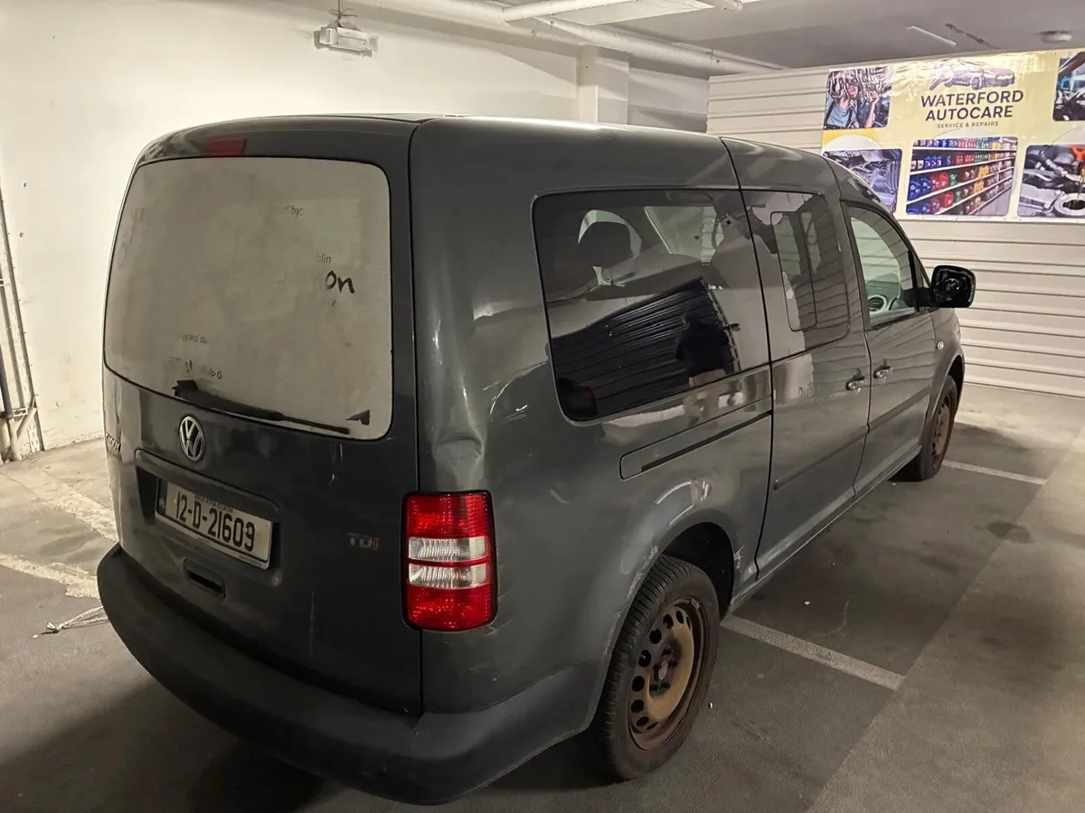 Volkswagen Caddy 2012 automatic - Image 3