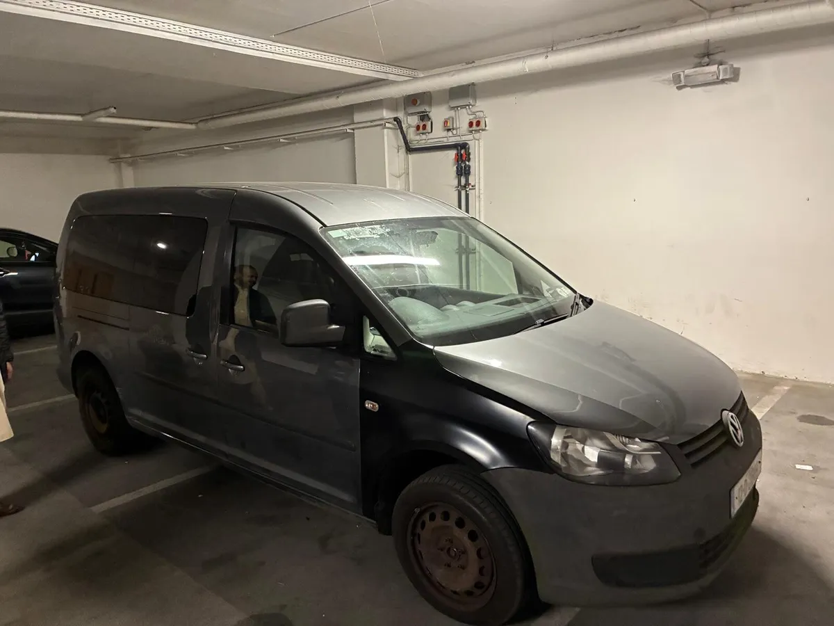 Volkswagen Caddy 2012 automatic - Image 4