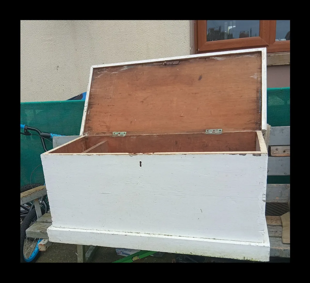 Old trunk box - Image 1