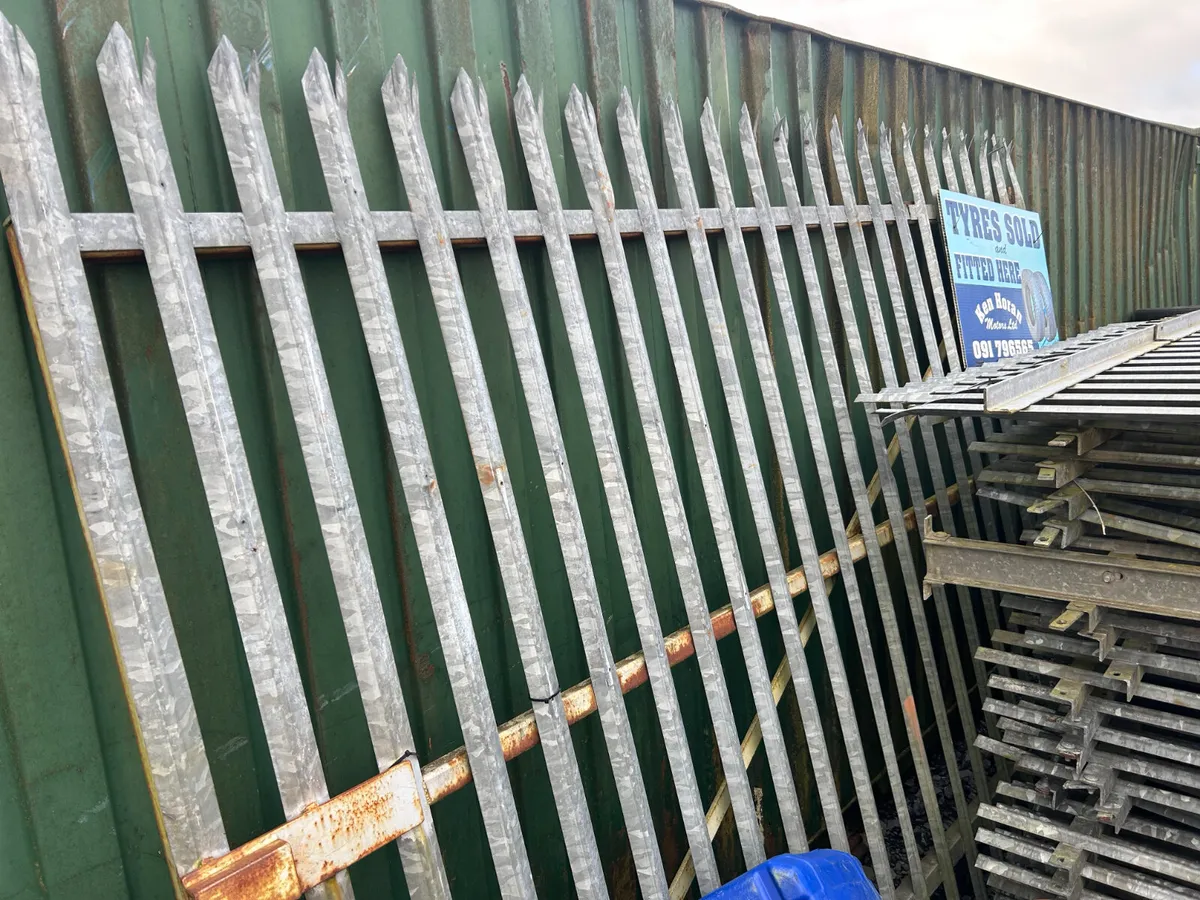 Palisade security fencing - Image 2