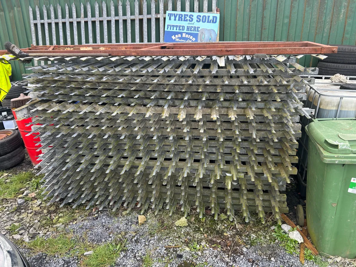 Palisade security fencing - Image 1