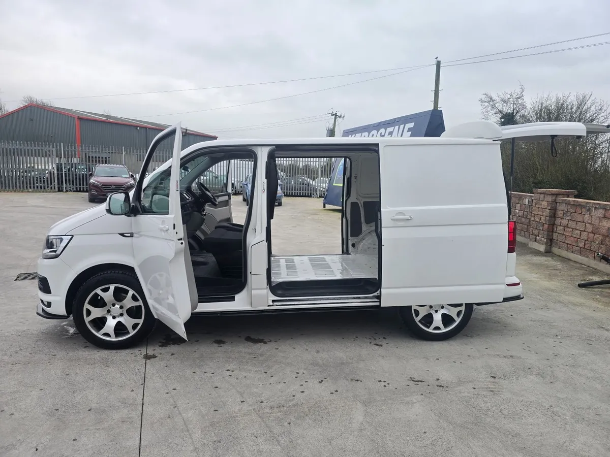 Volkswagen Transporter 2016 - Image 2