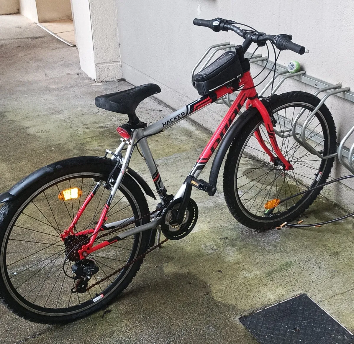 Girls bicycle - Image 2
