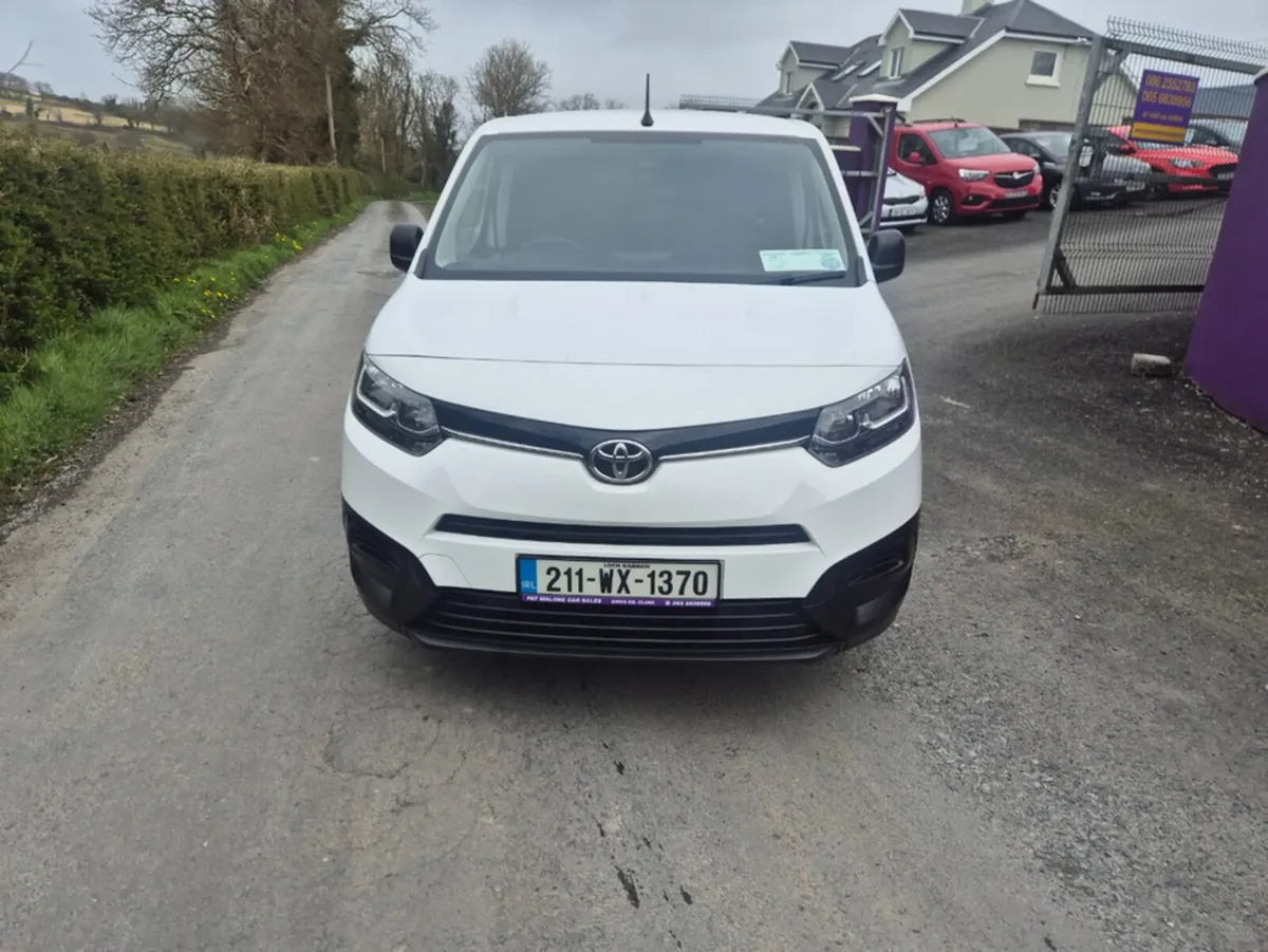 Toyota Proace CITY P 1.5 100HP GL SW SWB 3DR - Image 2
