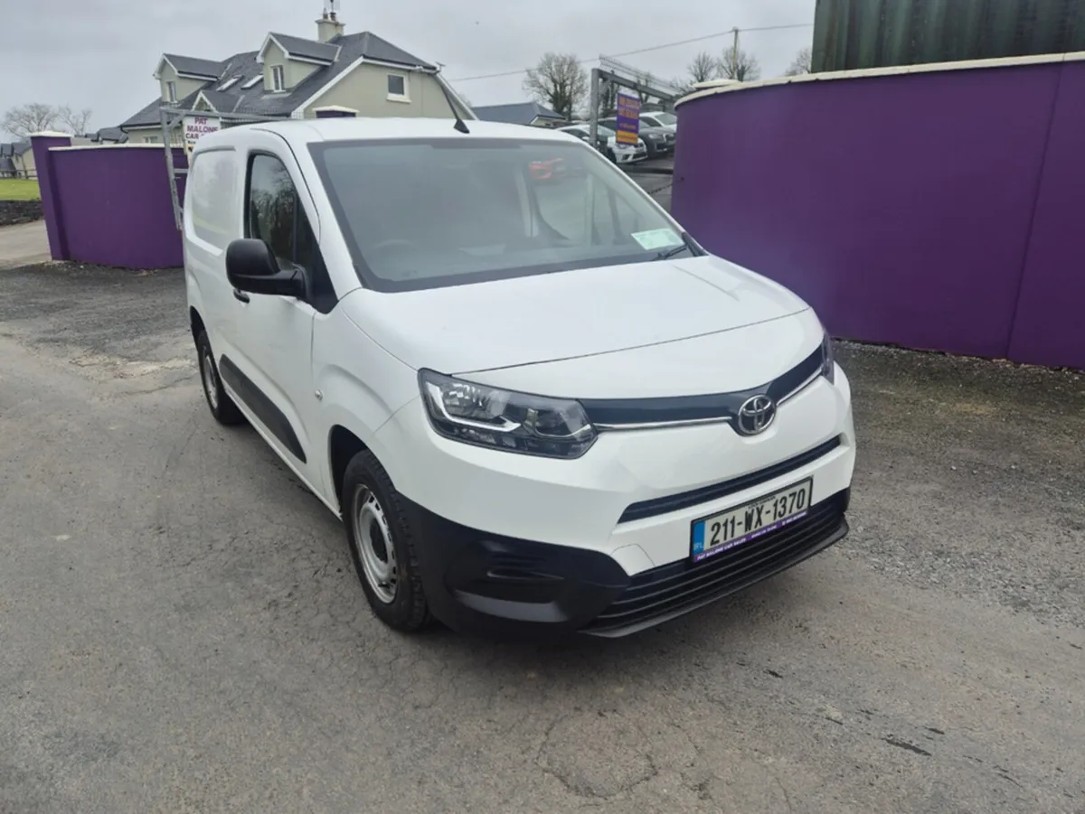 Toyota Proace CITY P 1.5 100HP GL SW SWB 3DR - Image 3