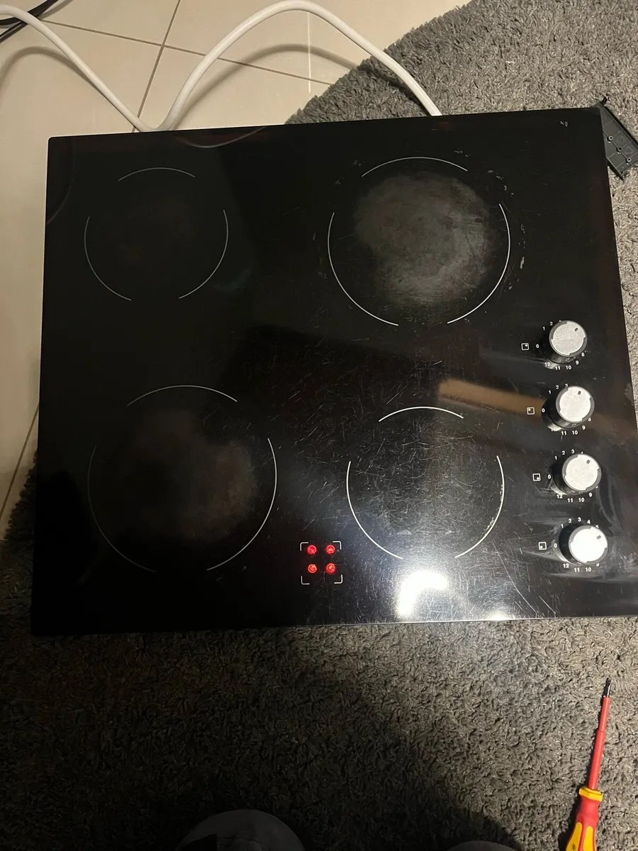 Electrolux 4 ring ceramic hob - Image 2