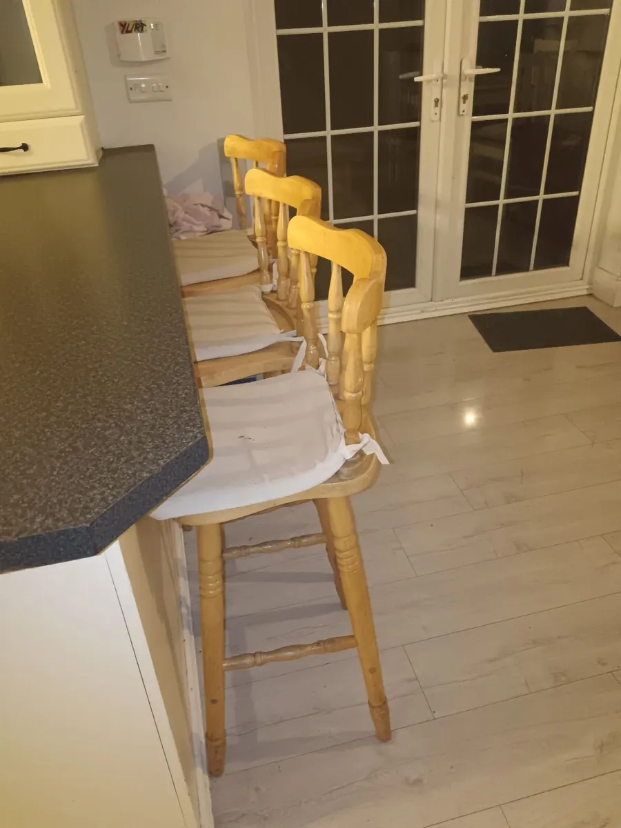 Counter stools and cushions - Image 2