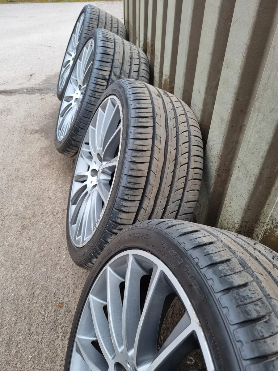 Mercedes-Benz E-CLASS AND C-CLASS ALLOYS 2SETS - Image 3