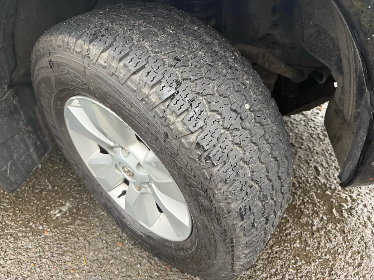 Toyota Hilux - Image 3