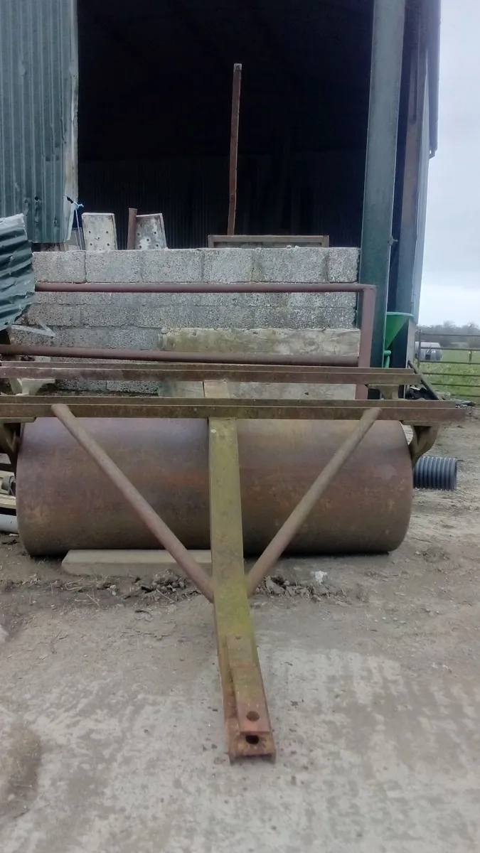 Farm equipment - Image 1