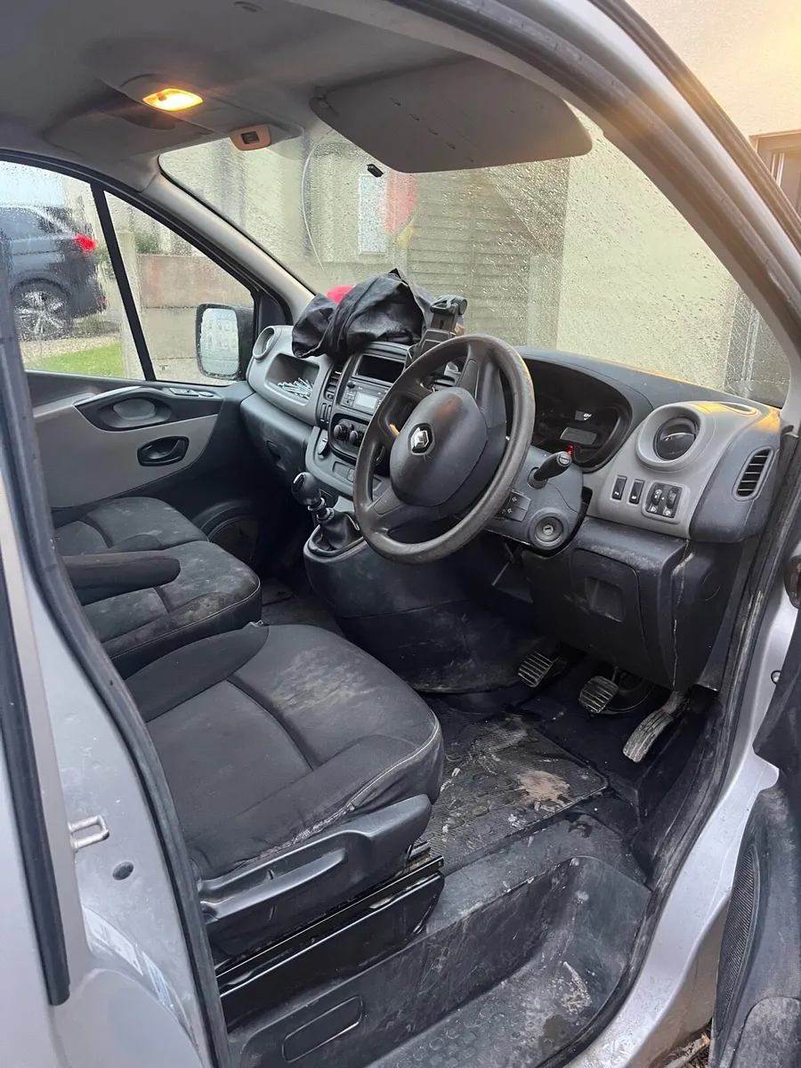 Renault trafic SWB - Image 4