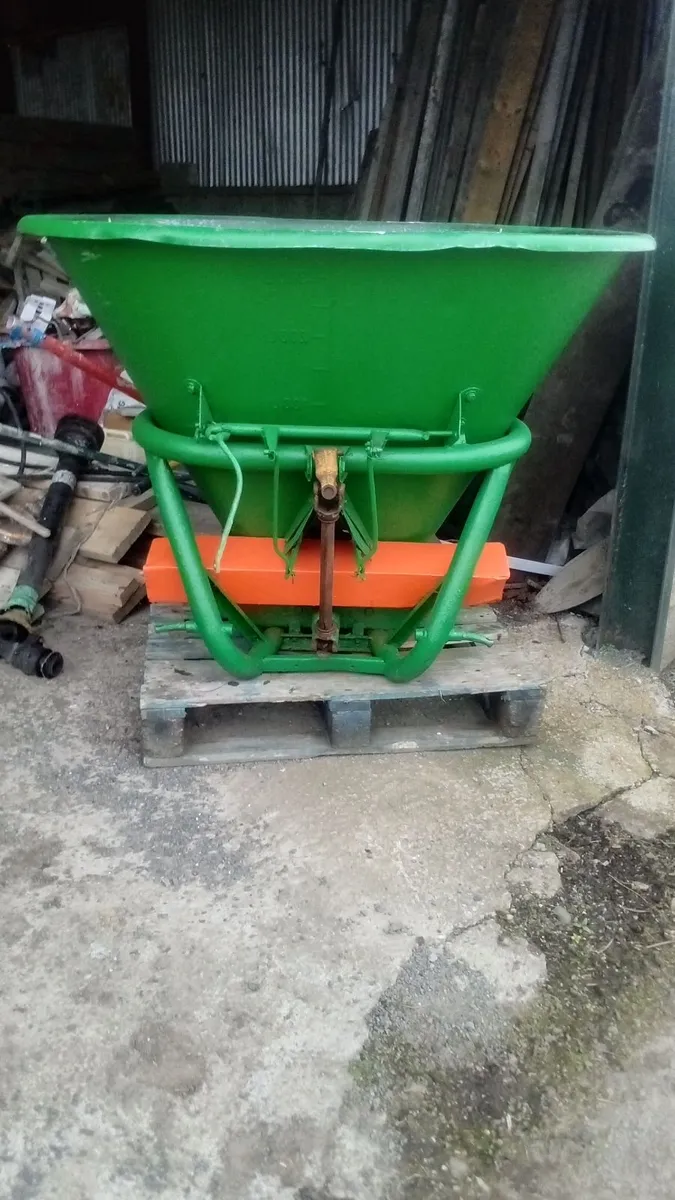 Farm equipment - Image 3