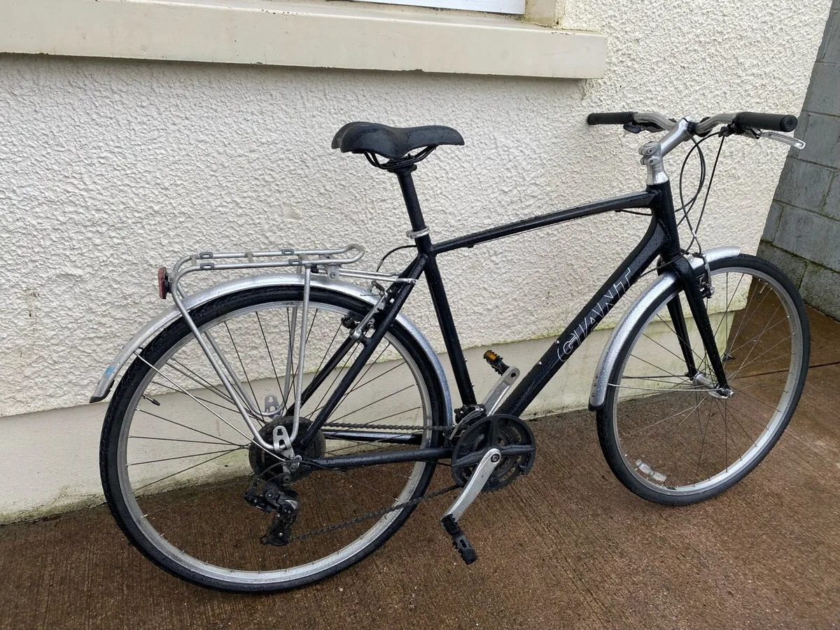 Giant escape3 Large hybrid 28 inch wheels 21 - Image 3