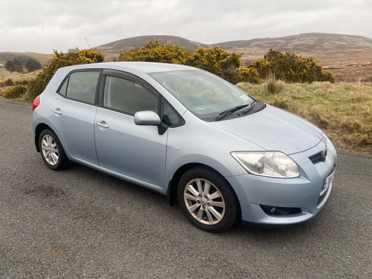 Toyota Auris petrol - Image 2