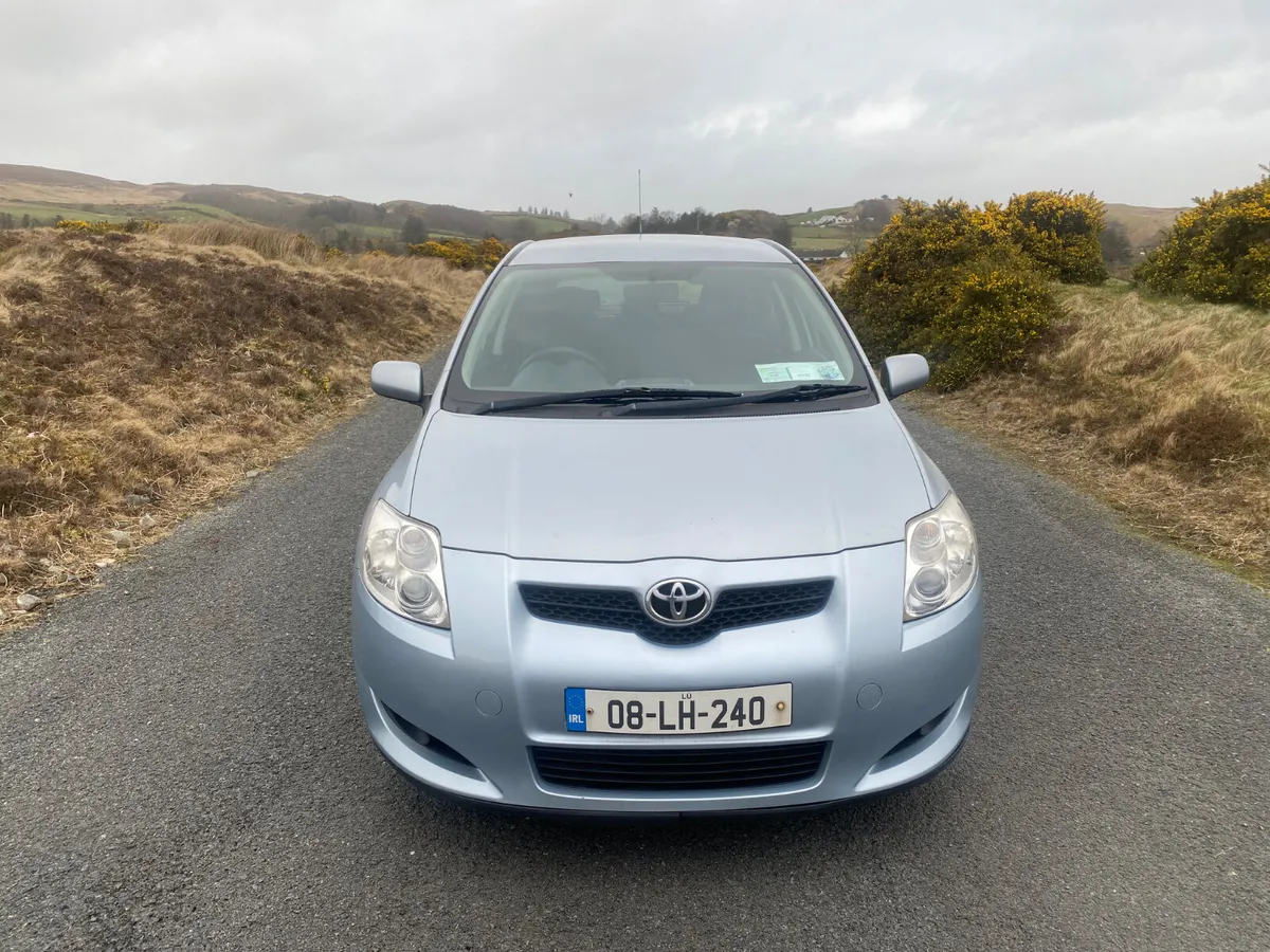 Toyota Auris petrol - Image 1