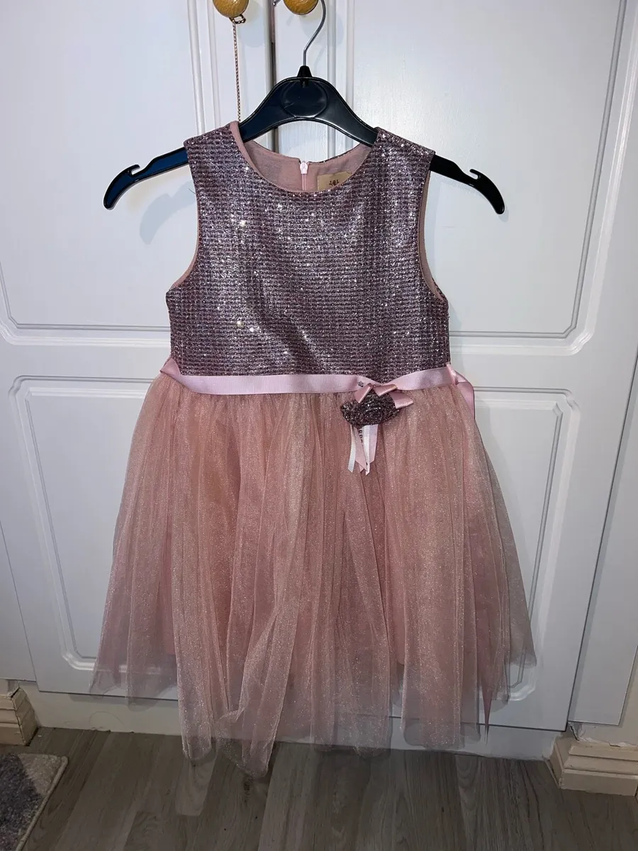 Girls dress - Image 1