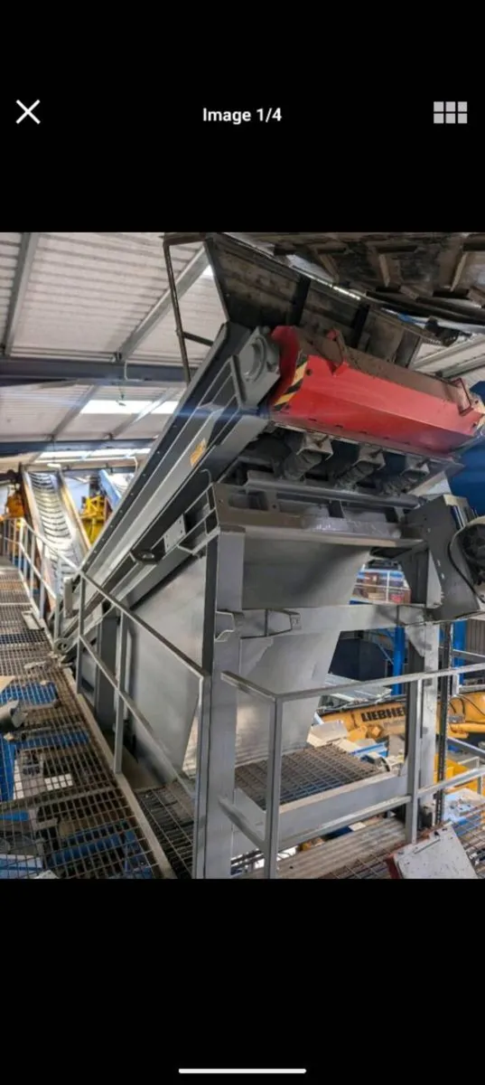 Screen Deck - Image 1