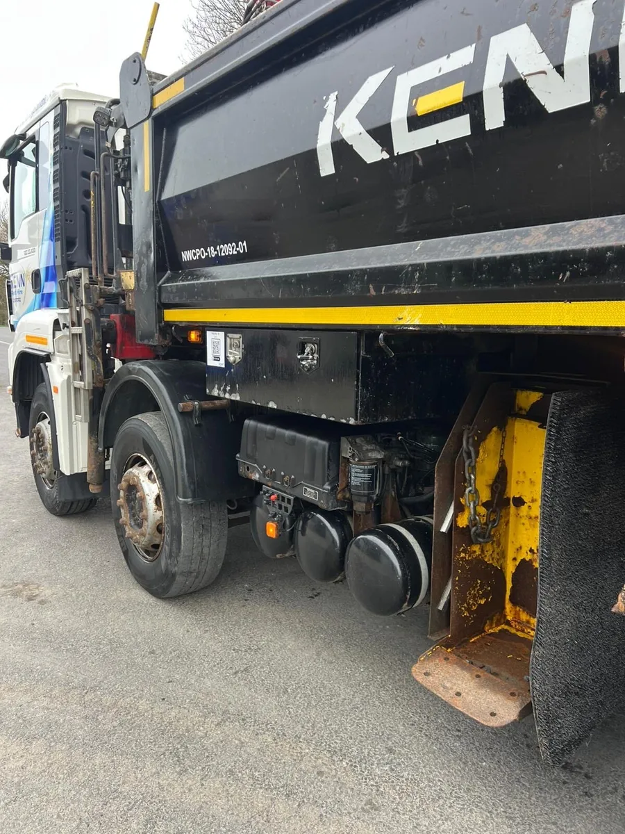 MAN 35 400 8X4 TIPPER GRAB - Image 4