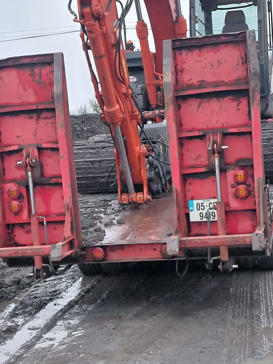 Low loader - Image 1