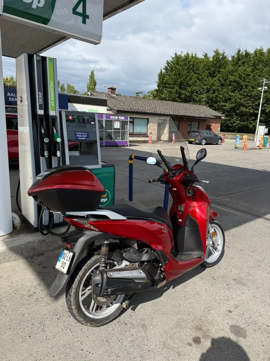 Honda SH 300 2018 - Image 2