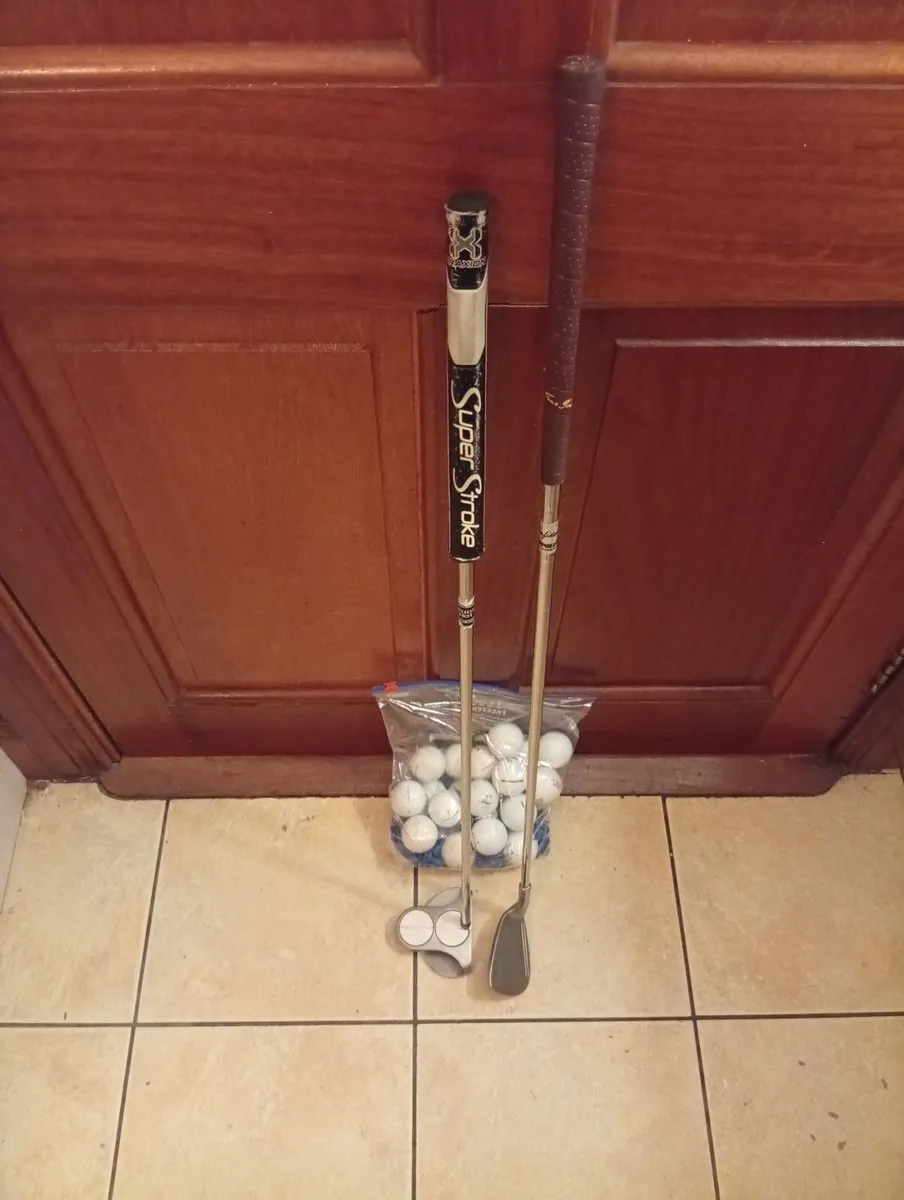 Ladies Odyssey Pitch & Putt Set 20 balls100 Tees - Image 1