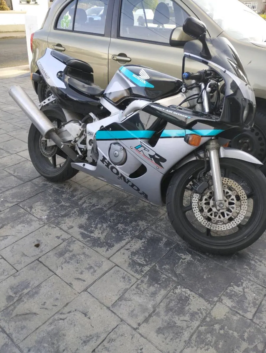 Honda cbr400rr Japanese import - Image 1
