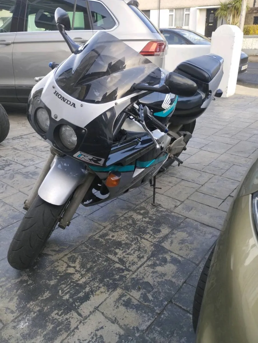 Honda cbr400rr Japanese import - Image 2