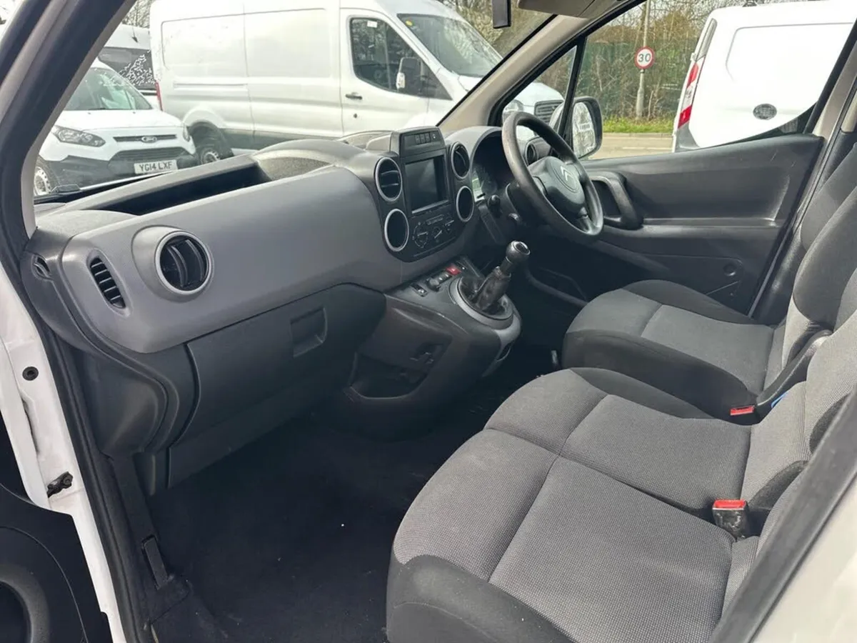 Citroen Berlingo White Diesel 1.6L - Image 4