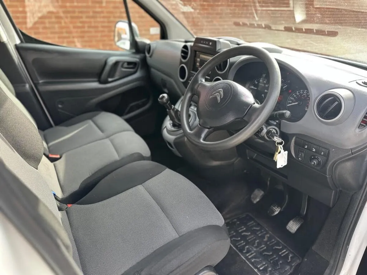 Citroen Berlingo White Diesel 1.6L - Image 3