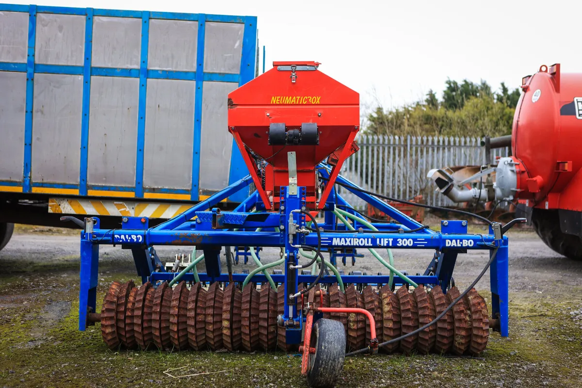 Dal-bo Maxiroll Lift 300 Grass Harrow - Image 1